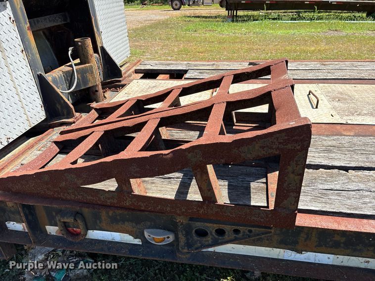 image for item OB9672 1989 Talbert TDW-30-SRG lowboy equipment trailer