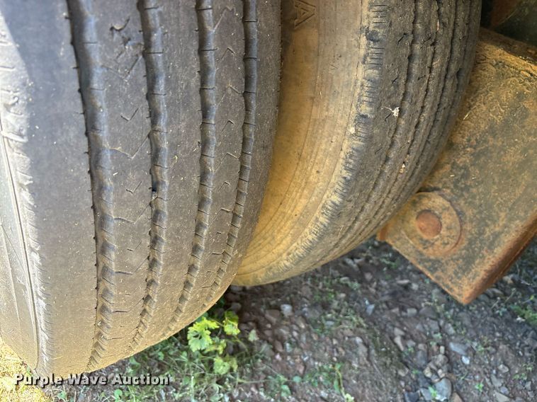 image for item OB9672 1989 Talbert TDW-30-SRG lowboy equipment trailer