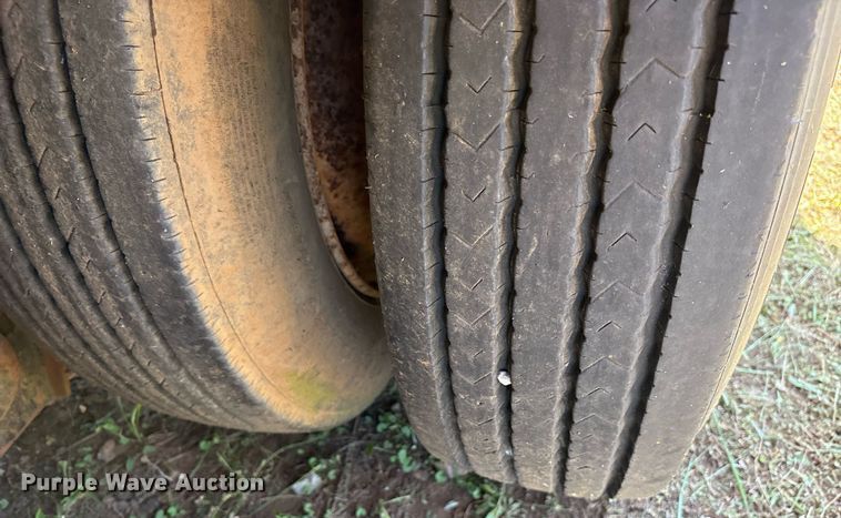 image for item OB9672 1989 Talbert TDW-30-SRG lowboy equipment trailer