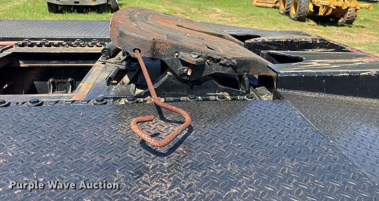 image for item OB9673 2007 International 5900i SFA winch truck