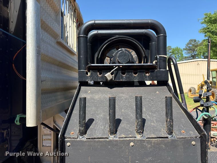 image for item OB9673 2007 International 5900i SFA winch truck