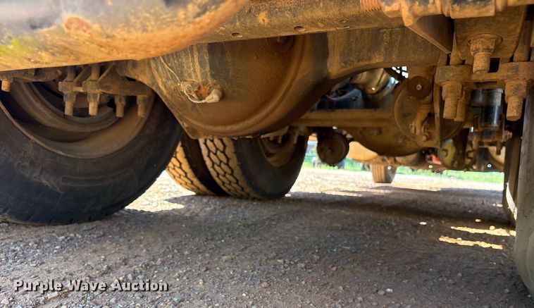 image for item OB9673 2007 International 5900i SFA winch truck