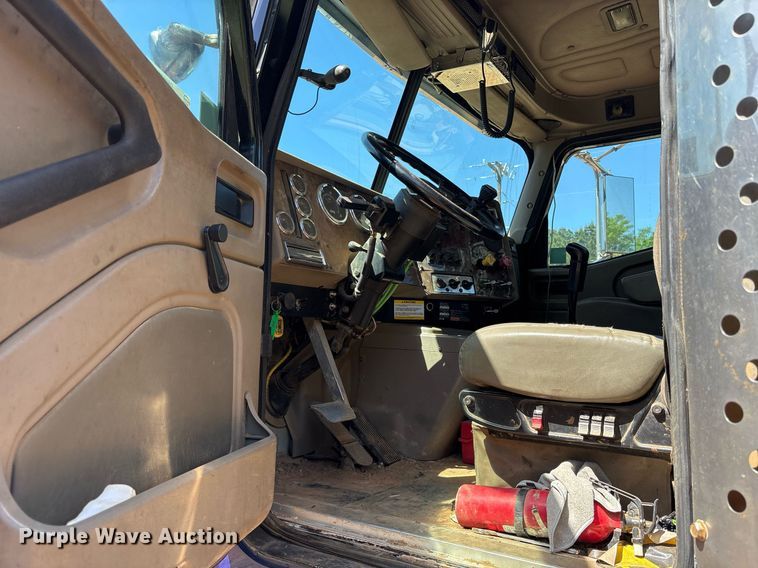 image for item OB9673 2007 International 5900i SFA winch truck