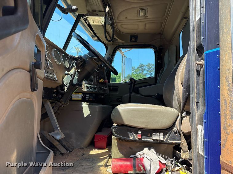 image for item OB9673 2007 International 5900i SFA winch truck