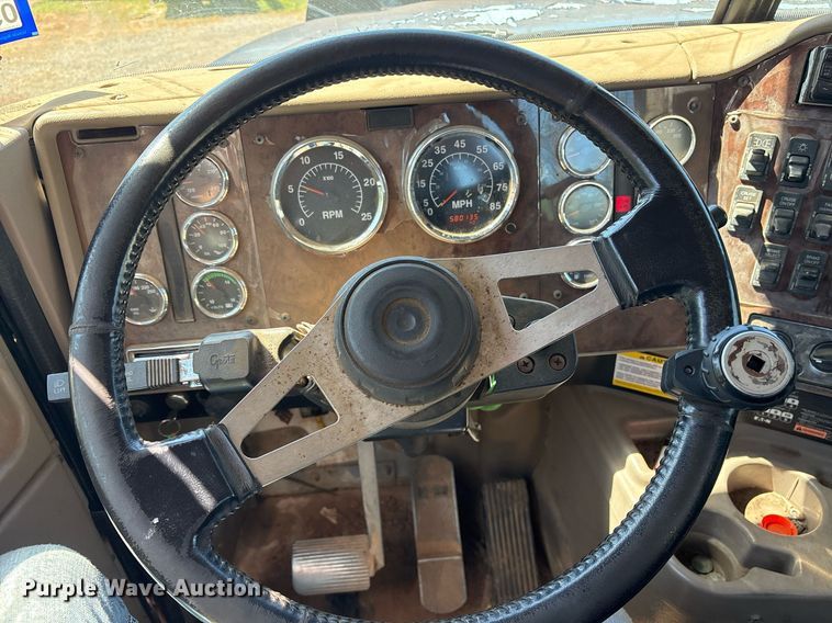 image for item OB9673 2007 International 5900i SFA winch truck