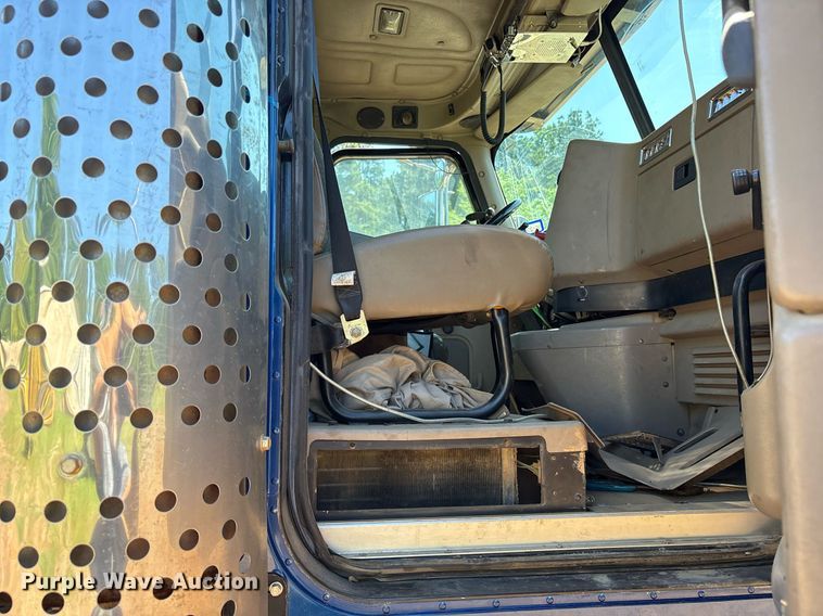 image for item OB9673 2007 International 5900i SFA winch truck