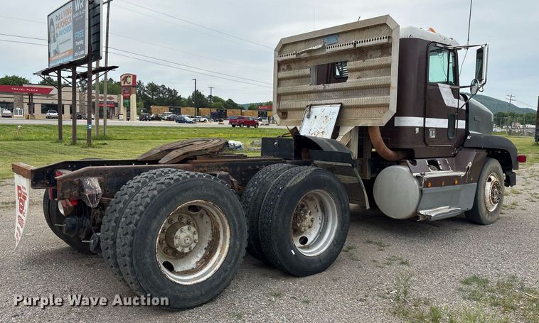 image for item OB9679 1991 Freightliner Conventional semi truck
