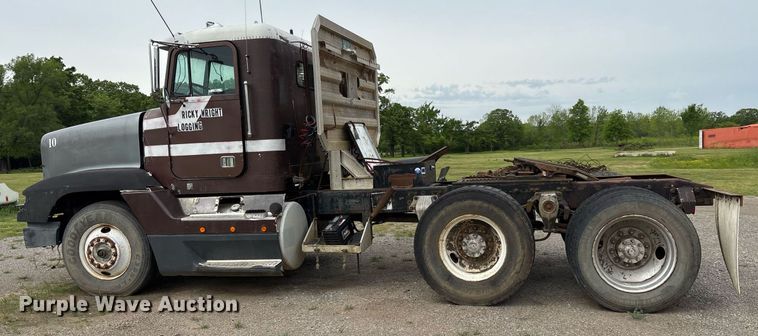 image for item OB9679 1991 Freightliner Conventional semi truck