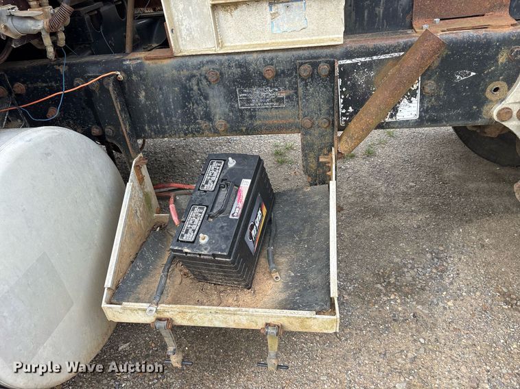 image for item OB9679 1991 Freightliner Conventional semi truck