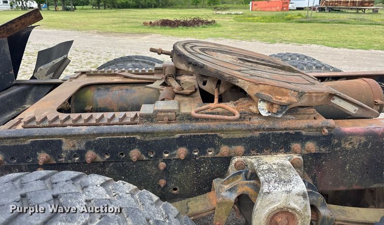 image for item OB9679 1991 Freightliner Conventional semi truck