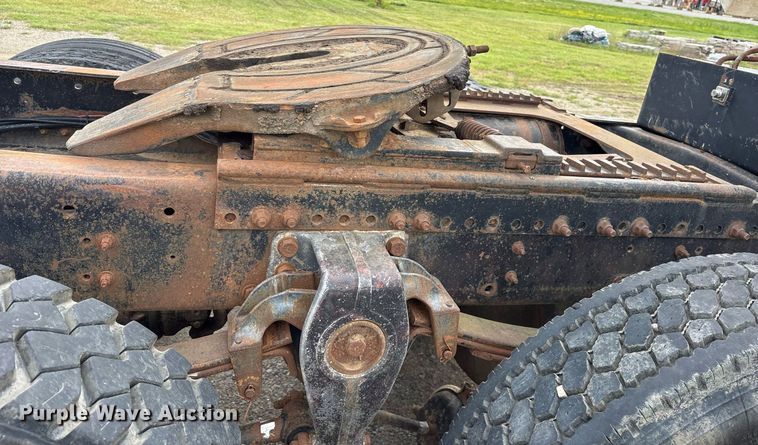 image for item OB9679 1991 Freightliner Conventional semi truck