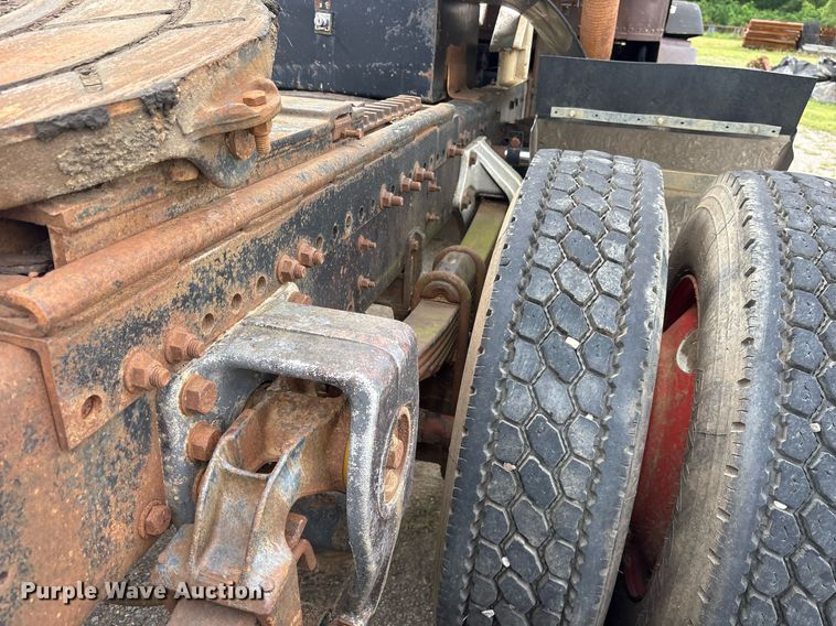 image for item OB9679 1991 Freightliner Conventional semi truck