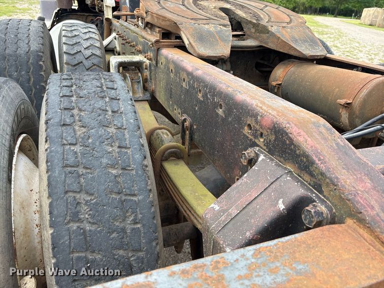 image for item OB9679 1991 Freightliner Conventional semi truck