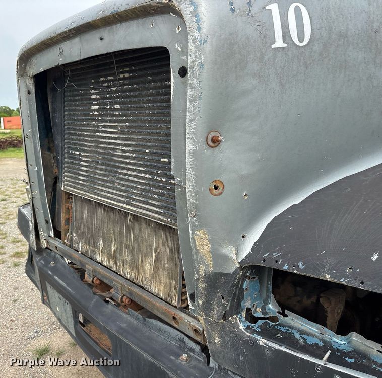 image for item OB9679 1991 Freightliner Conventional semi truck