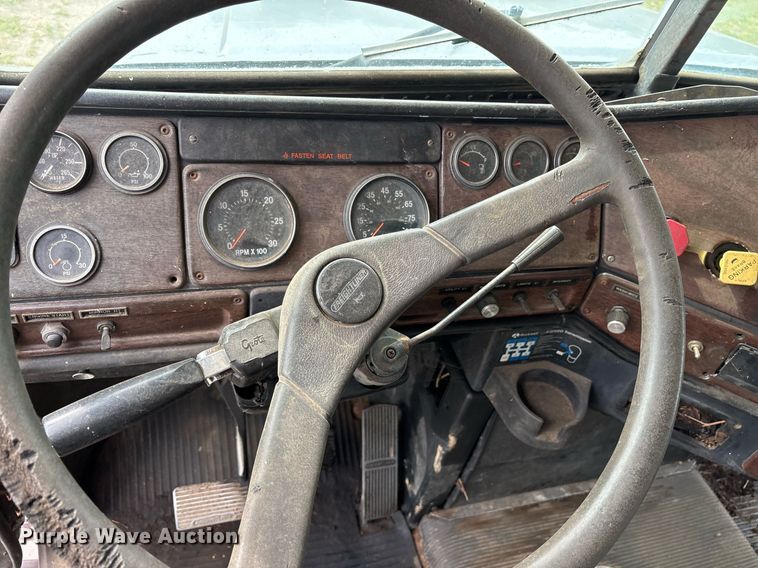 image for item OB9679 1991 Freightliner Conventional semi truck