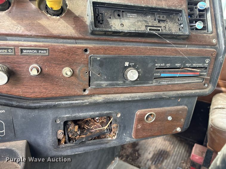 image for item OB9679 1991 Freightliner Conventional semi truck