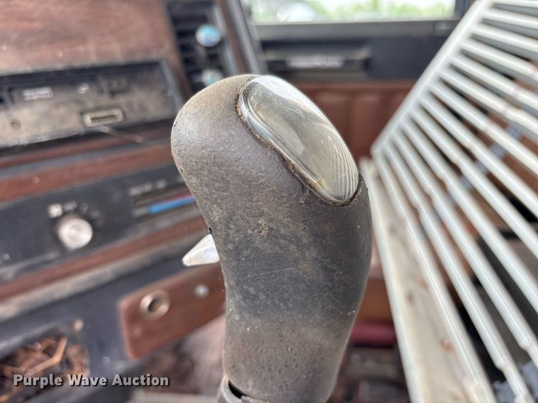 image for item OB9679 1991 Freightliner Conventional semi truck