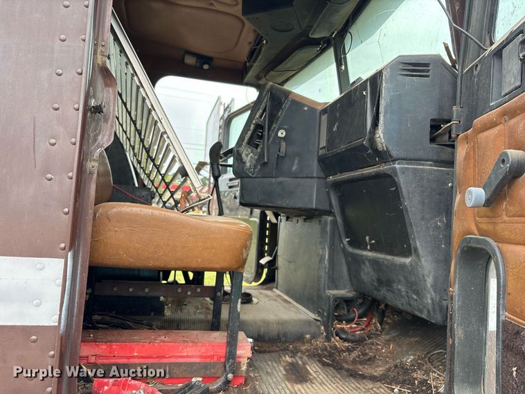 image for item OB9679 1991 Freightliner Conventional semi truck