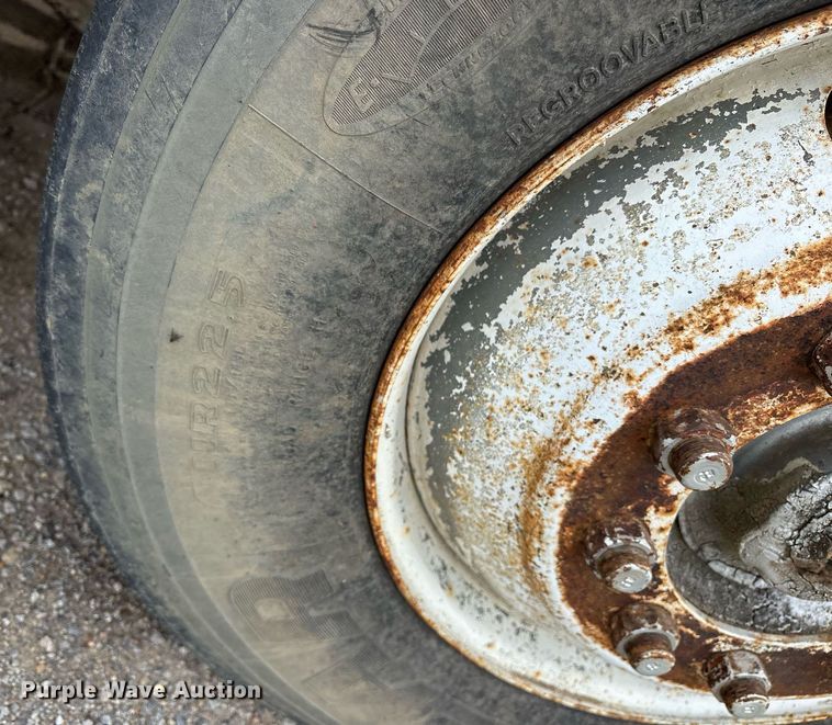 image for item OB9679 1991 Freightliner Conventional semi truck