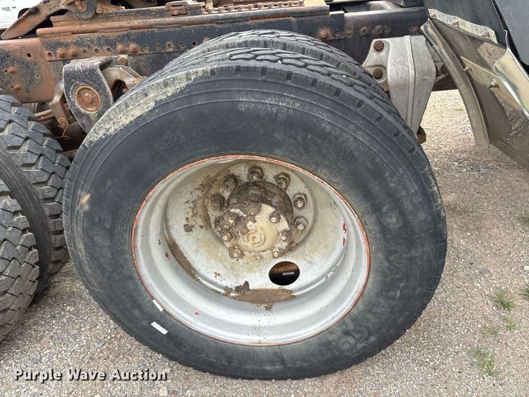 image for item OB9679 1991 Freightliner Conventional semi truck