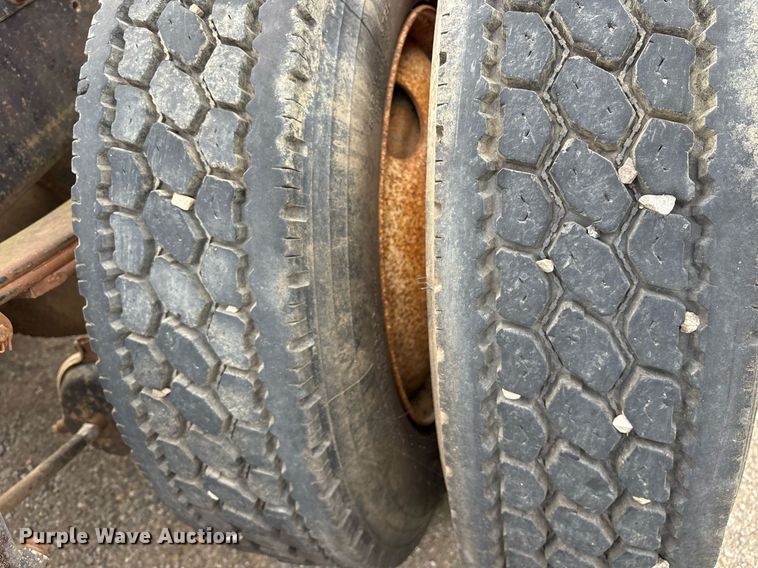 image for item OB9679 1991 Freightliner Conventional semi truck