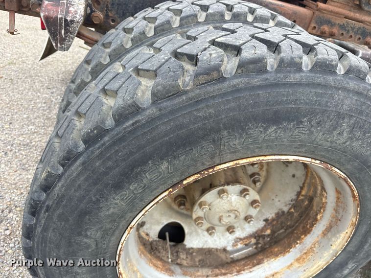 image for item OB9679 1991 Freightliner Conventional semi truck