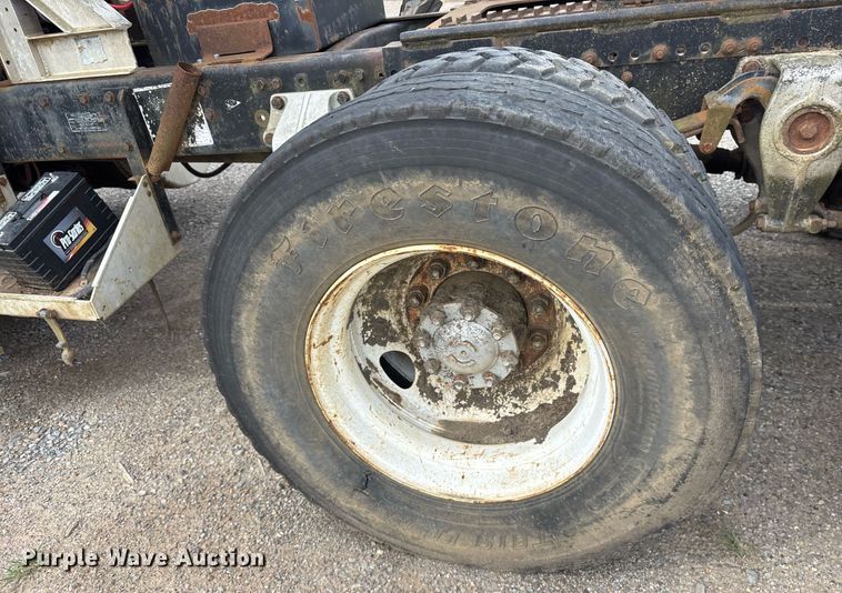 image for item OB9679 1991 Freightliner Conventional semi truck