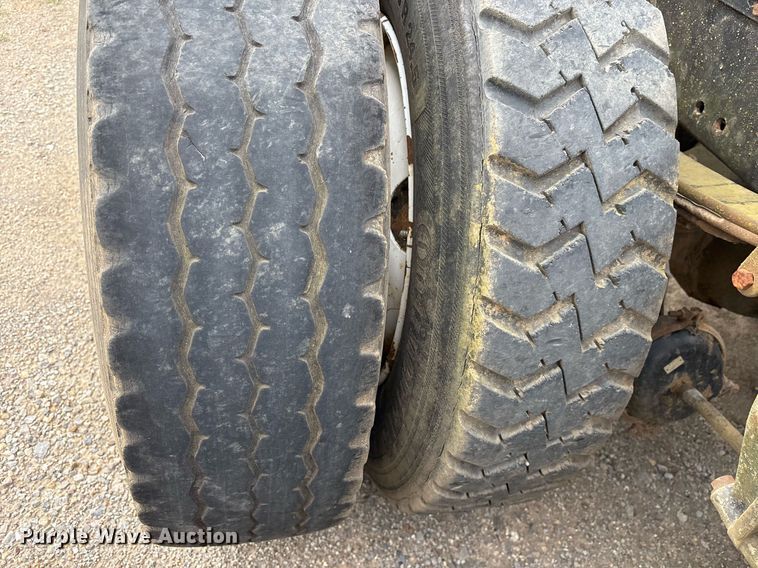 image for item OB9679 1991 Freightliner Conventional semi truck