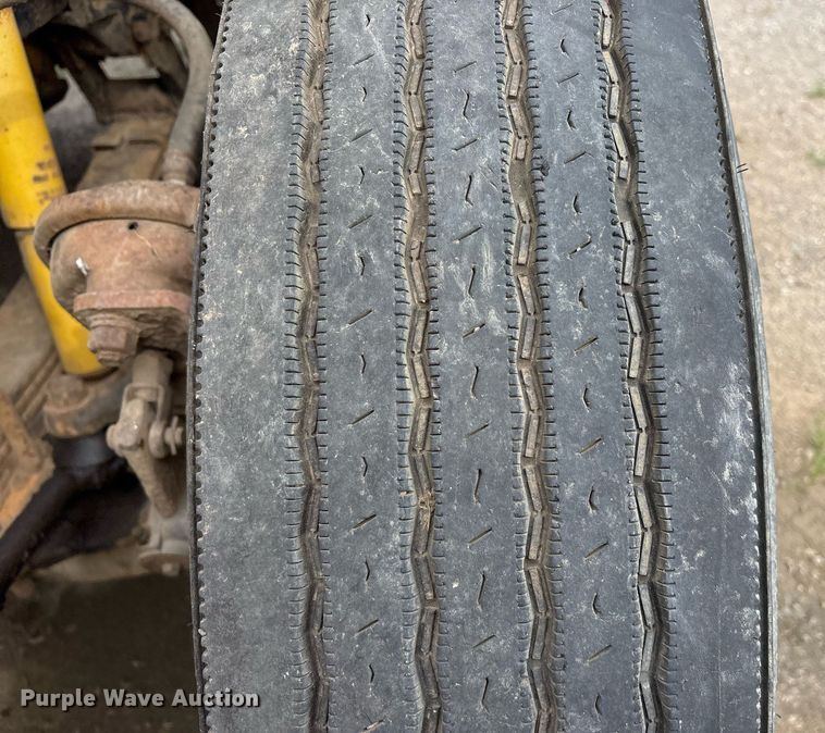 image for item OB9679 1991 Freightliner Conventional semi truck