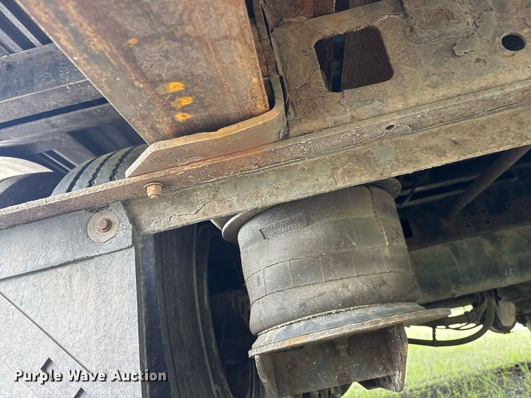 image for item OB9680 2013 Fontaine HG1CD22RSA drop deck trailer