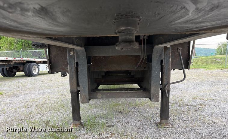 image for item OB9680 2013 Fontaine HG1CD22RSA drop deck trailer