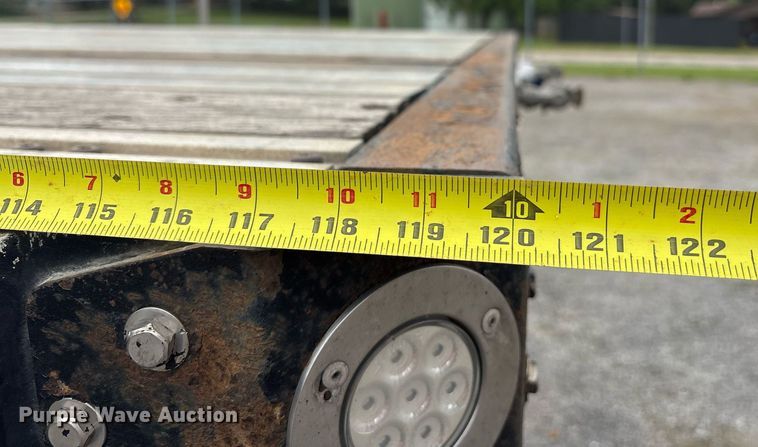 image for item OB9680 2013 Fontaine HG1CD22RSA drop deck trailer