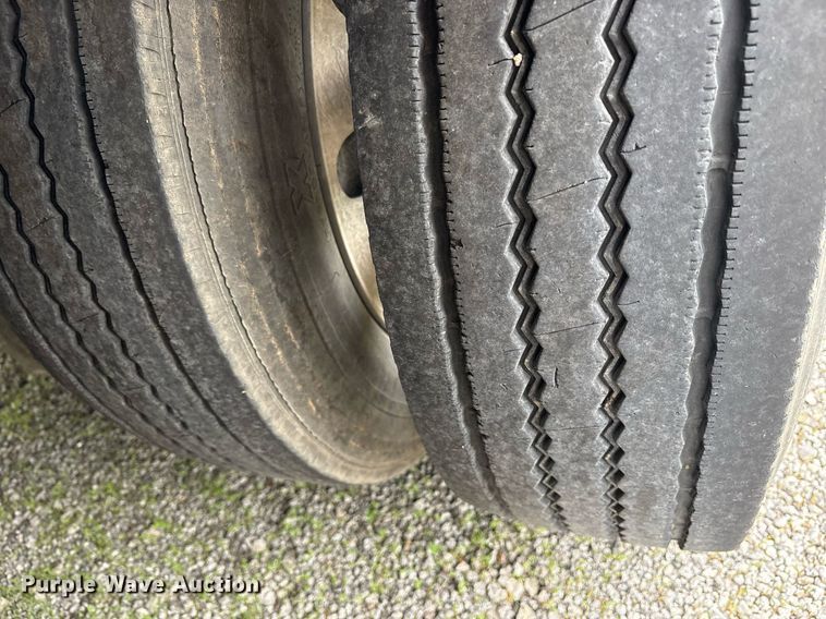 image for item OB9680 2013 Fontaine HG1CD22RSA drop deck trailer