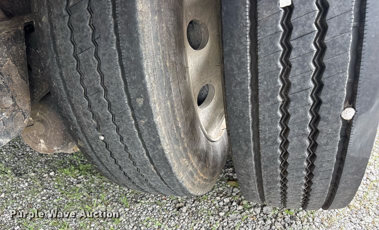 image for item OB9680 2013 Fontaine HG1CD22RSA drop deck trailer