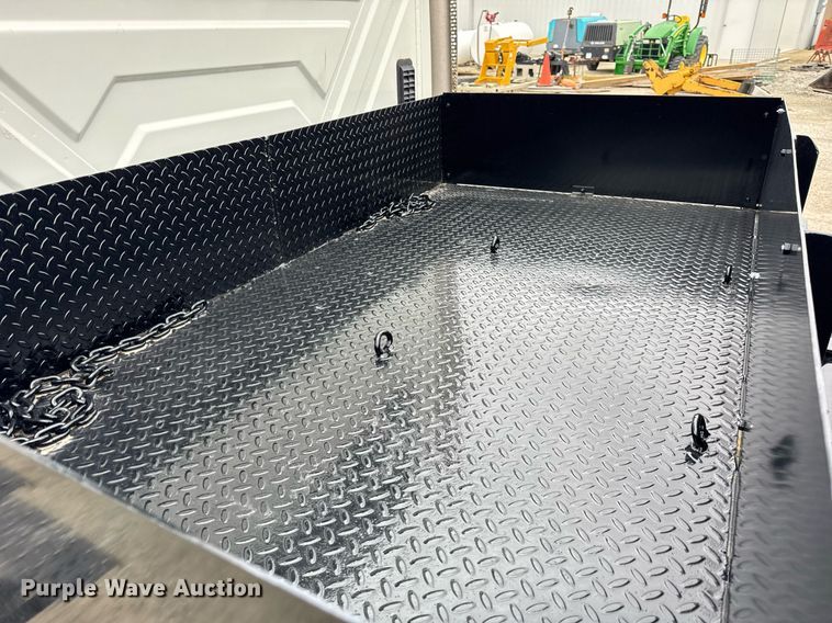 image for item OG9956 2009 International 4300 semi truck