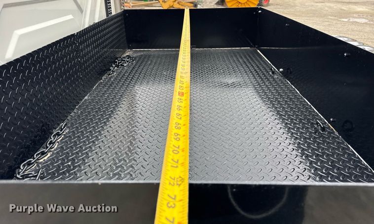 image for item OG9956 2009 International 4300 semi truck