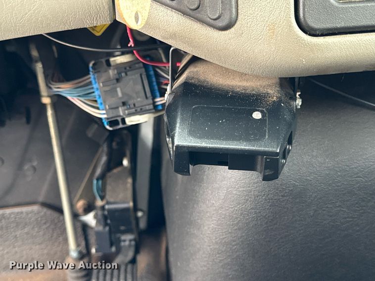 image for item OG9956 2009 International 4300 semi truck