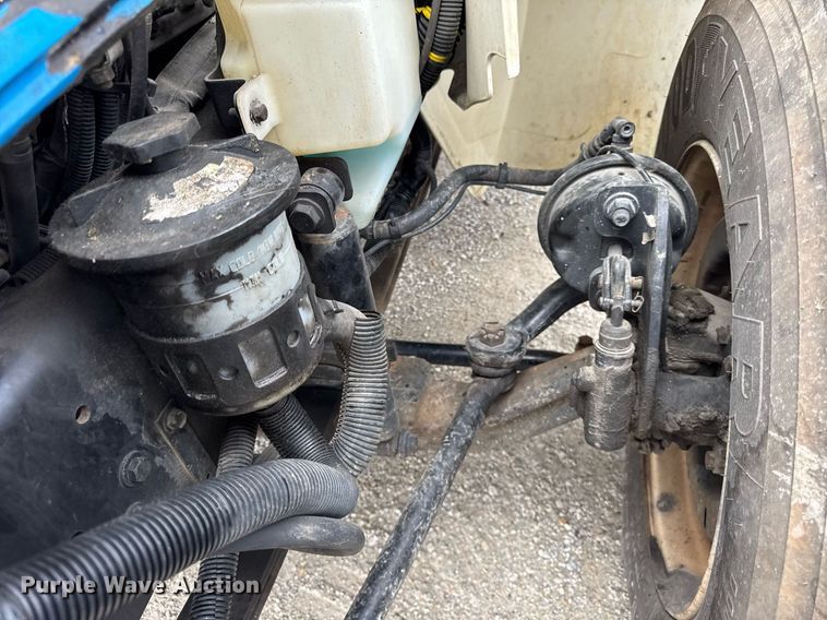 image for item OG9956 2009 International 4300 semi truck