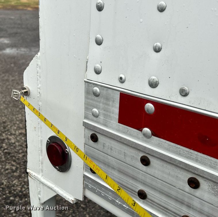 image for item OM9224 2005 Wabash dry van trailer