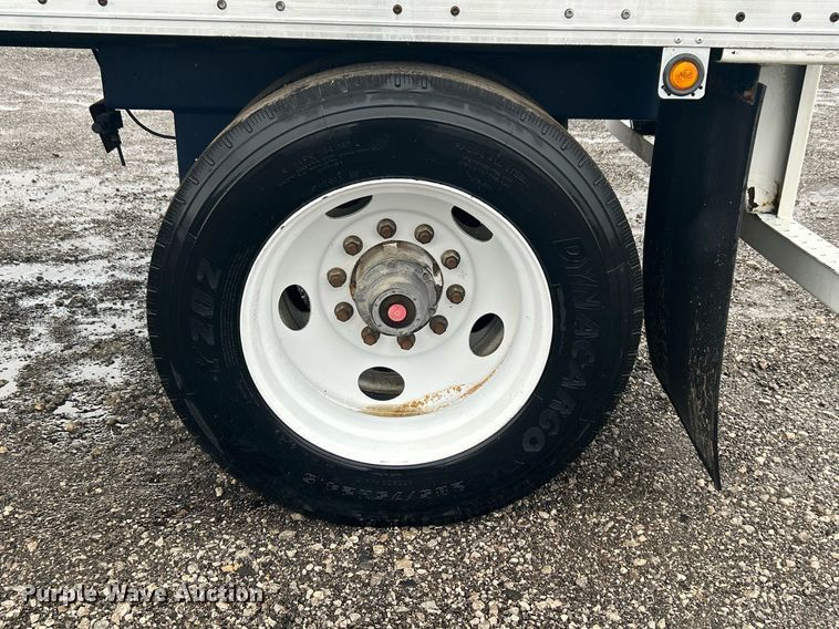 image for item OM9224 2005 Wabash dry van trailer