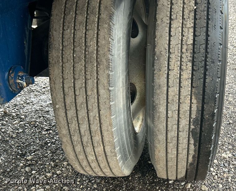 image for item OM9224 2005 Wabash dry van trailer