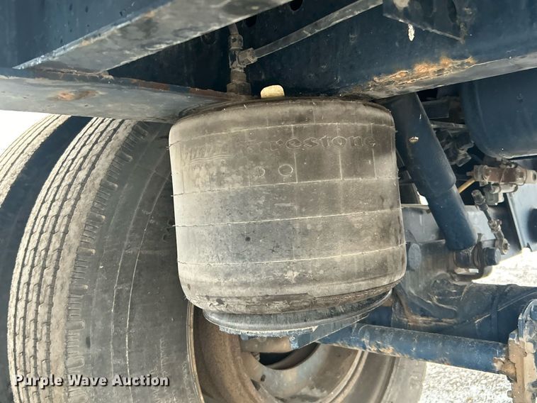 image for item OM9224 2005 Wabash dry van trailer