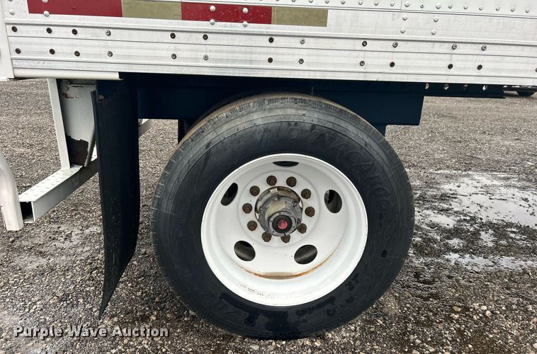 image for item OM9224 2005 Wabash dry van trailer