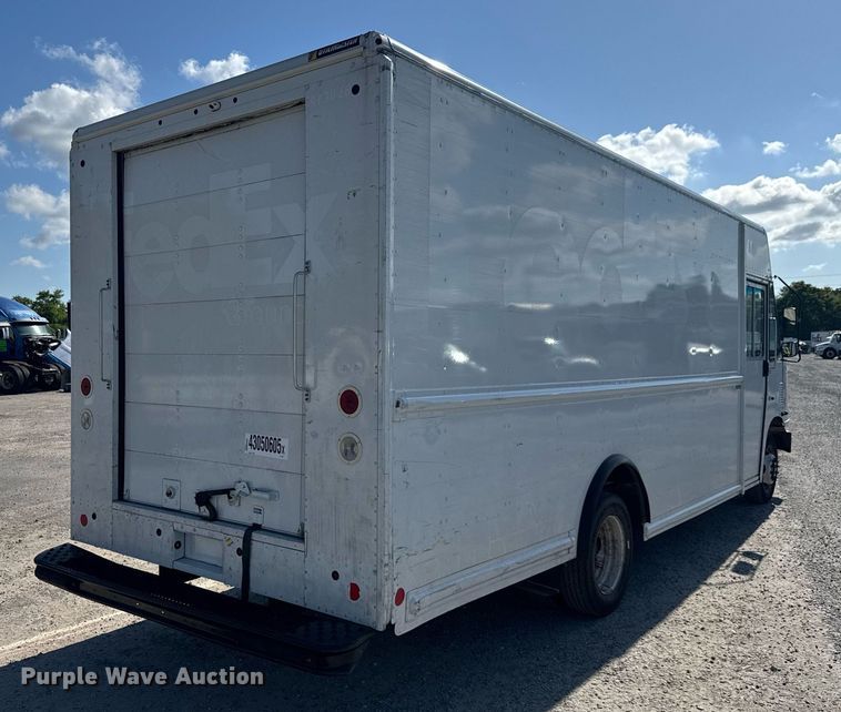 image for item YA0314 2021 Ford delivery truck