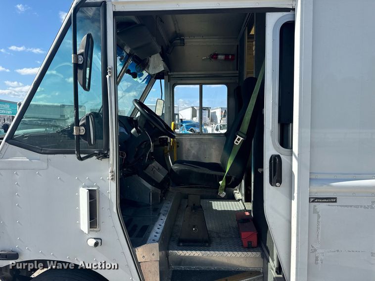 image for item YA0314 2021 Ford delivery truck