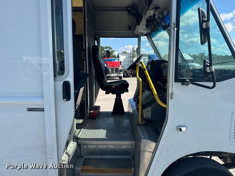 image for item YA0314 2021 Ford delivery truck