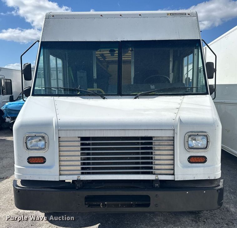 image for item YA0320 2021 Ford delivery truck