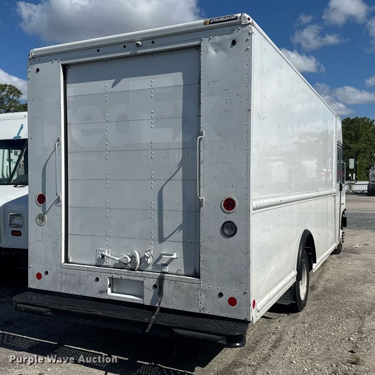 image for item YA0320 2021 Ford delivery truck