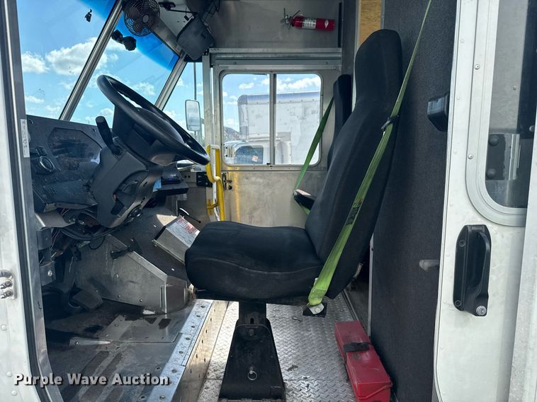 image for item YA0320 2021 Ford delivery truck