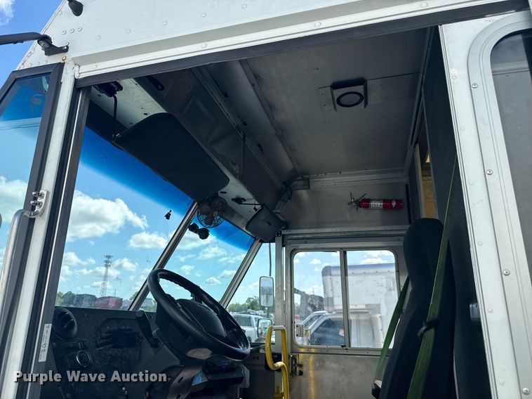 image for item YA0320 2021 Ford delivery truck